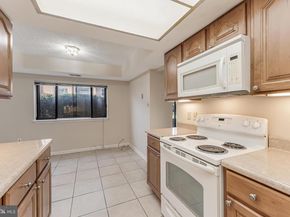 10218 Bushman Drive 101, Oakton VA 22124