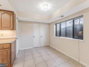 10218 Bushman Drive 101, Oakton VA 22124