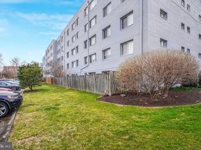 3701 5TH Street S 106, Arlington VA 22204