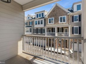 23 Grey Court, Berwyn PA 19312