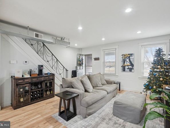 6532 Hegerman Street, Philadelphia PA 19135