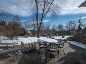 334 Echo Valley Lane, Newtown Square PA 19073