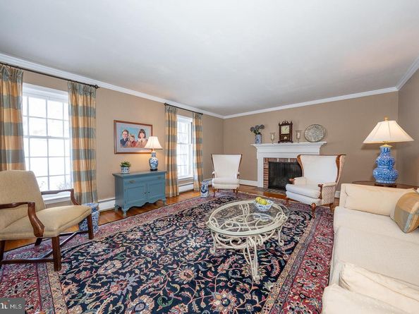 334 Echo Valley Lane, Newtown Square PA 19073