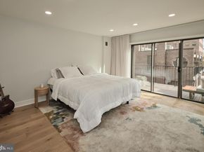 18 Saint James Court, Philadelphia PA 19106