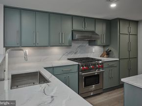 18 Saint James Court, Philadelphia PA 19106