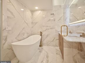 18 Saint James Court, Philadelphia PA 19106