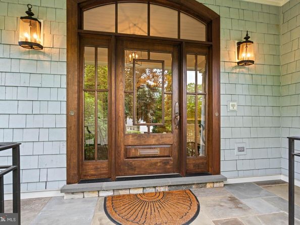 2215 King Place NW, Washington DC 20007