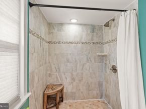 724 25TH Street S, Arlington VA 22202