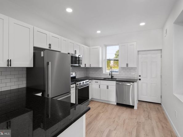 3943 Dell Street, Philadelphia PA 19140