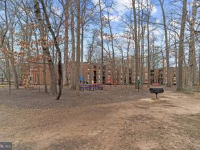 3362 Woodburn Road 13, Annandale VA 22003