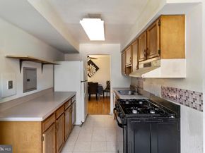 3362 Woodburn Road 13, Annandale VA 22003