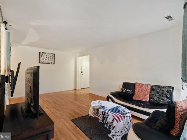 3362 Woodburn Road 13, Annandale VA 22003