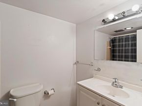 3362 Woodburn Road 13, Annandale VA 22003