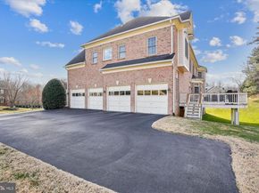 11046 Heathland Drive, Oakton VA 22124