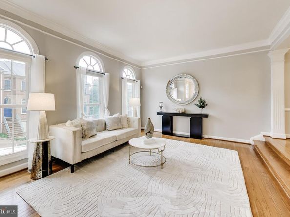 8026 Kidwell Town Court, Vienna VA 22182