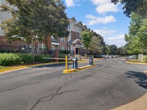 1530 Spring Gate Drive 9113, Mclean VA 22102