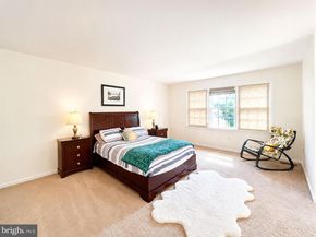 8904 Barrowgate Court, Potomac MD 20854