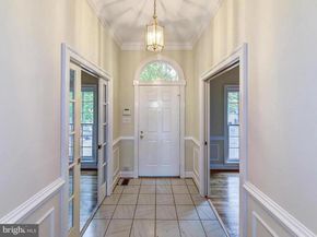 8904 Barrowgate Court, Potomac MD 20854