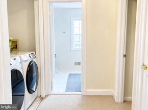 8904 Barrowgate Court, Potomac MD 20854