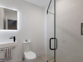 726 S Chadwick Street, Philadelphia PA 19146