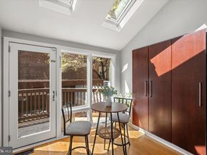 303 Spruce Street, Philadelphia PA 19106