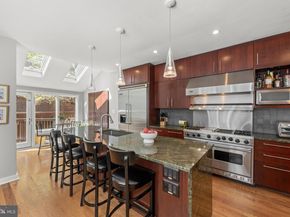 303 Spruce Street, Philadelphia PA 19106