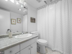 303 Spruce Street, Philadelphia PA 19106