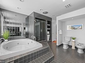 303 Spruce Street, Philadelphia PA 19106