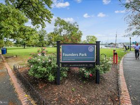 1702 W Abingdon Drive 201, Alexandria VA 22314