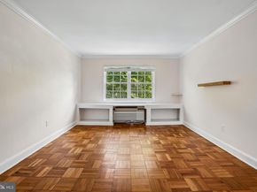 1702 W Abingdon Drive 201, Alexandria VA 22314
