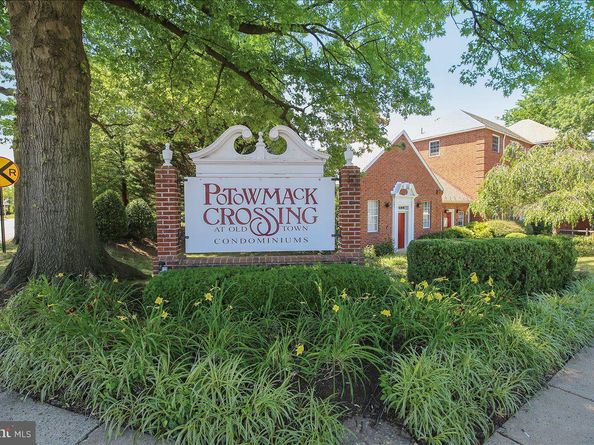 1702 W Abingdon Drive 201, Alexandria VA 22314