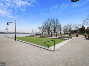 1702 W Abingdon Drive 201, Alexandria VA 22314