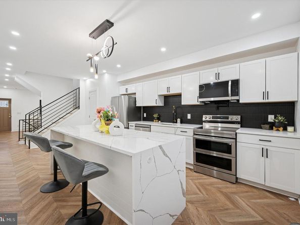 43 E Narragansett Street, Philadelphia PA 19144