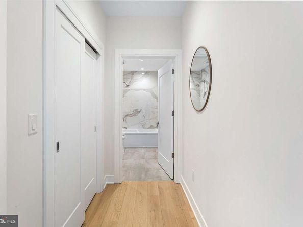 6718 Lowell Avenue 702, Mclean VA 22101