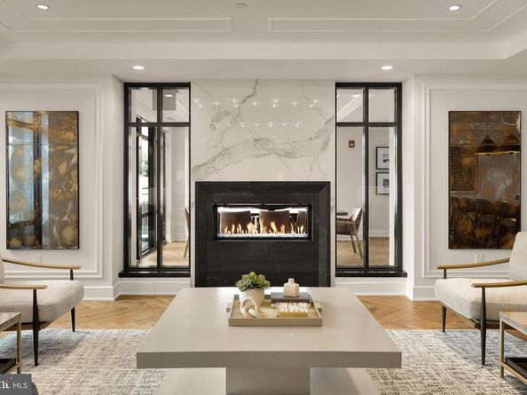 6718 Lowell Avenue 702, Mclean VA 22101