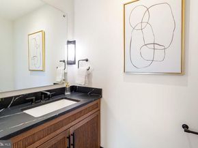 6718 Lowell Avenue 702, Mclean VA 22101