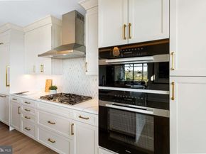 6718 Lowell Avenue 702, Mclean VA 22101