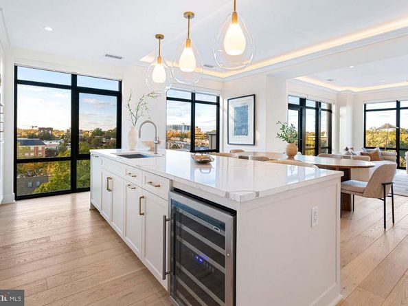 6718 Lowell Avenue 702, Mclean VA 22101