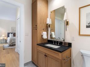 6718 Lowell Avenue 702, Mclean VA 22101