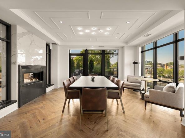 6718 Lowell Avenue 702, Mclean VA 22101