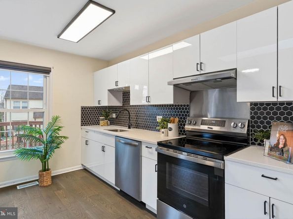 12819 Fantasia Drive, Herndon VA 20170