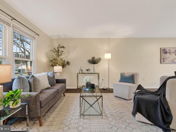 12819 Fantasia Drive, Herndon VA 20170