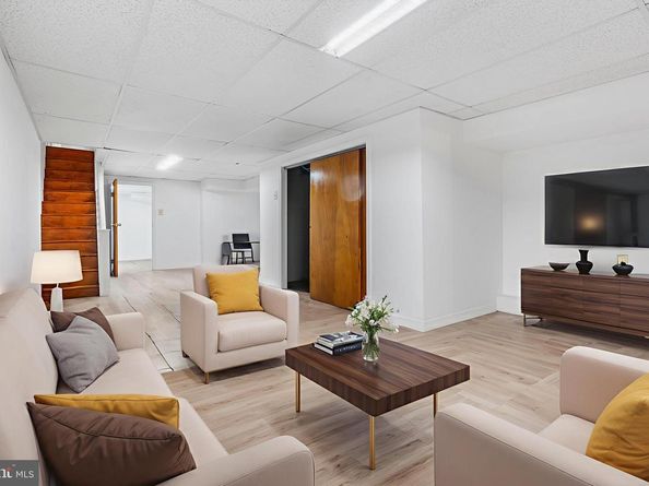 216 E Allegheny Avenue, Philadelphia PA 19134