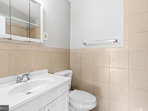 7616 Savannah Street 201, Falls Church VA 22043