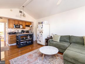 910 Mountain Street, Philadelphia PA 19148