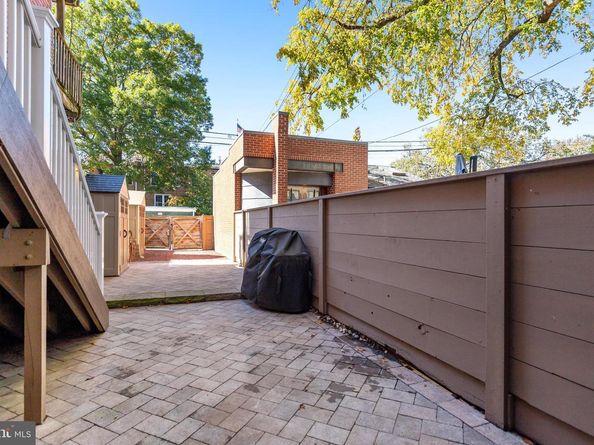 745 10TH Street SE, Washington DC 20003