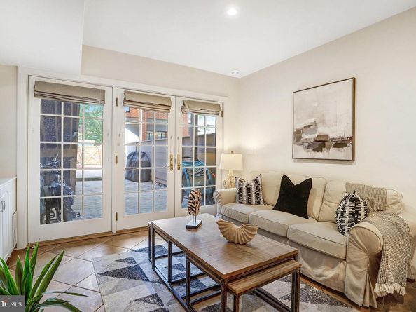 745 10TH Street SE, Washington DC 20003