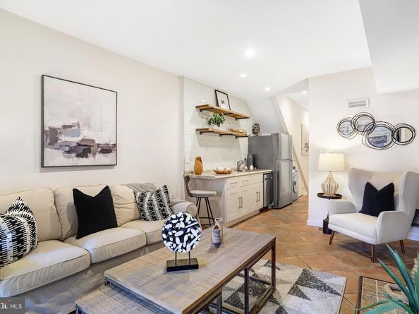 745 10TH Street SE, Washington DC 20003