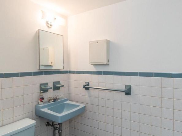 7631 Algon Avenue, Philadelphia PA 19111