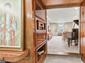 632 Foxcroft Road, Elkins Park PA 19027